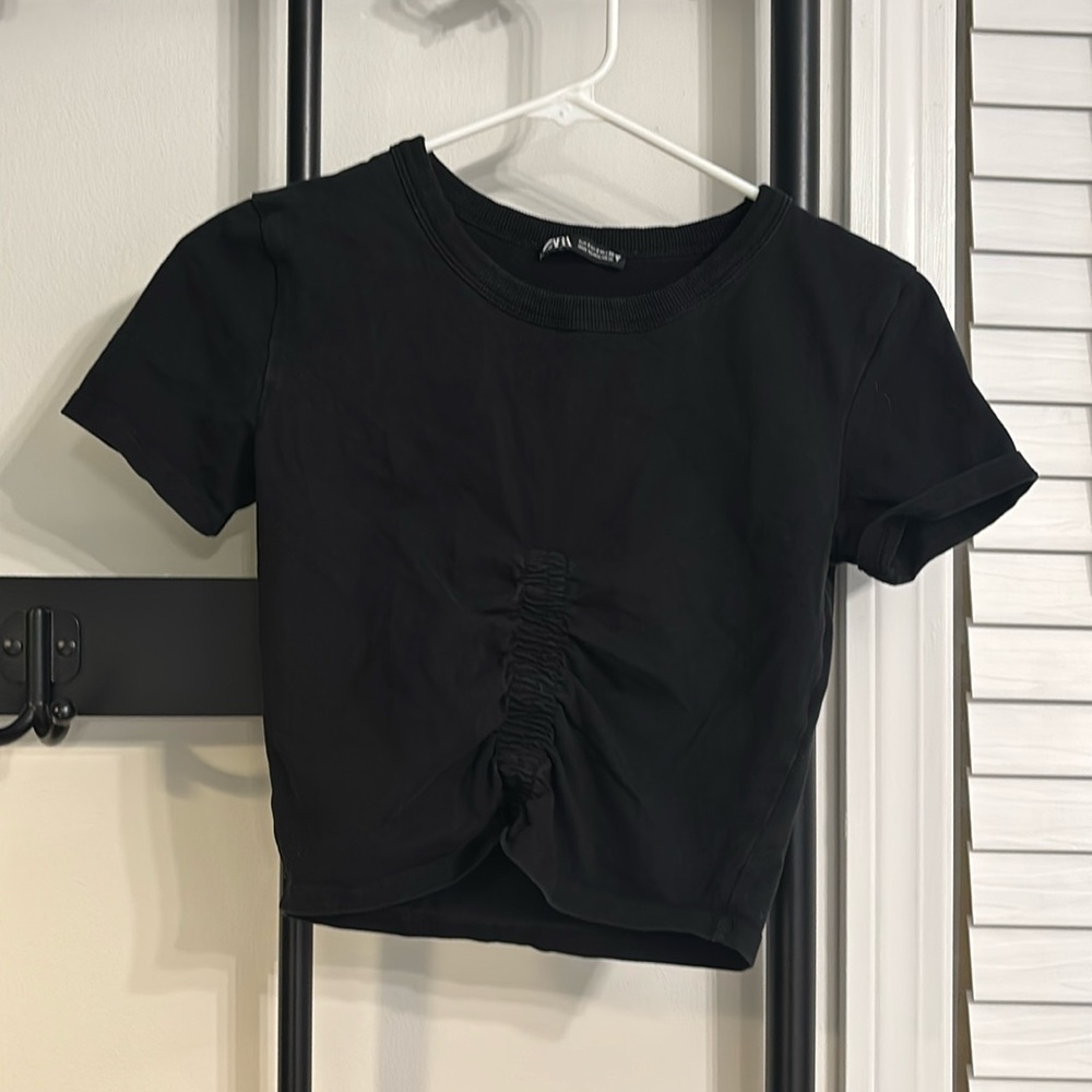 Plain tight black T